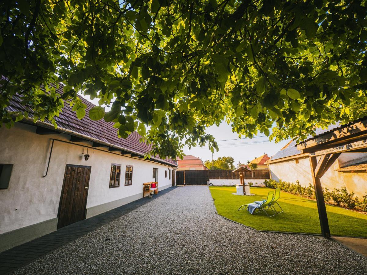 A MI KISHÁZUNK vendégház Szomod Kültér fotó