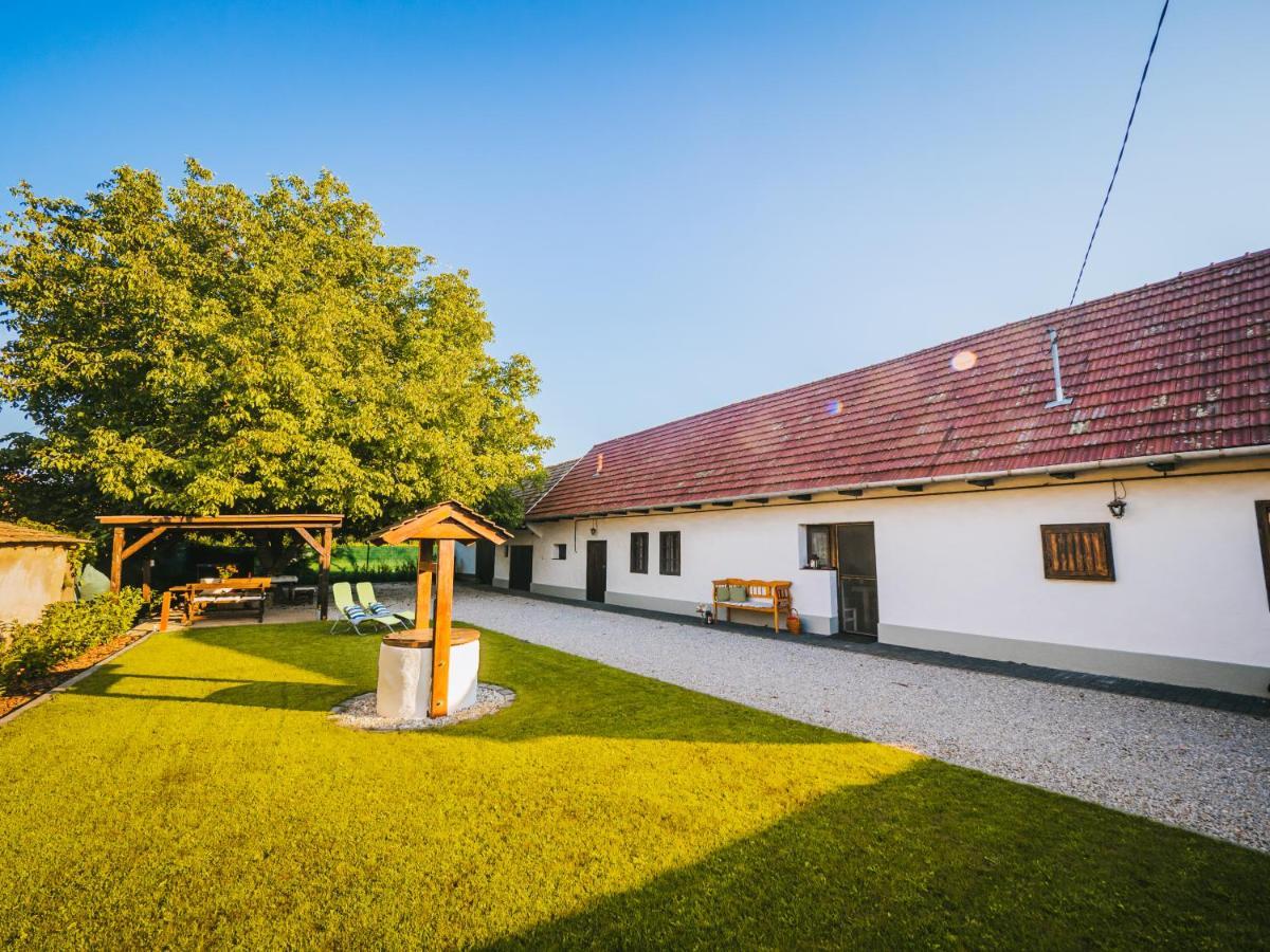 A MI KISHÁZUNK vendégház Szomod Kültér fotó